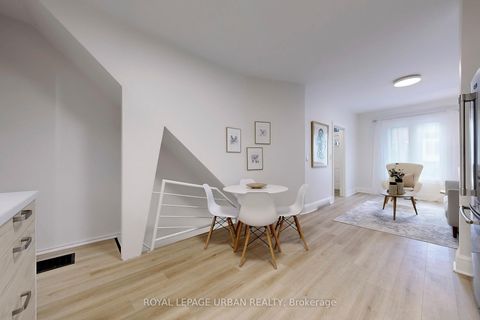 Photo 12 at 772 Richmond Street W, Niagara, Toronto