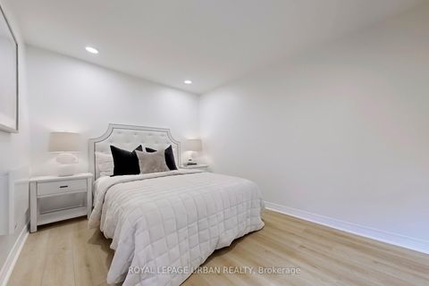 Photo 15 at 772 Richmond Street W, Niagara, Toronto