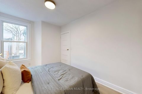 Photo 33 at 772 Richmond Street W, Niagara, Toronto