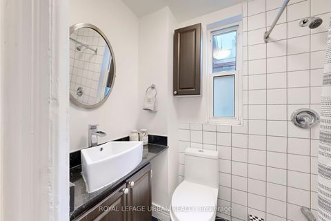 Photo 34 at 772 Richmond Street W, Niagara, Toronto