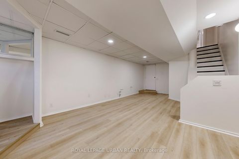 Photo 39 at 772 Richmond Street W, Niagara, Toronto