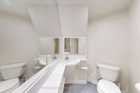 Photo 43 at 772 Richmond Street W, Niagara, Toronto