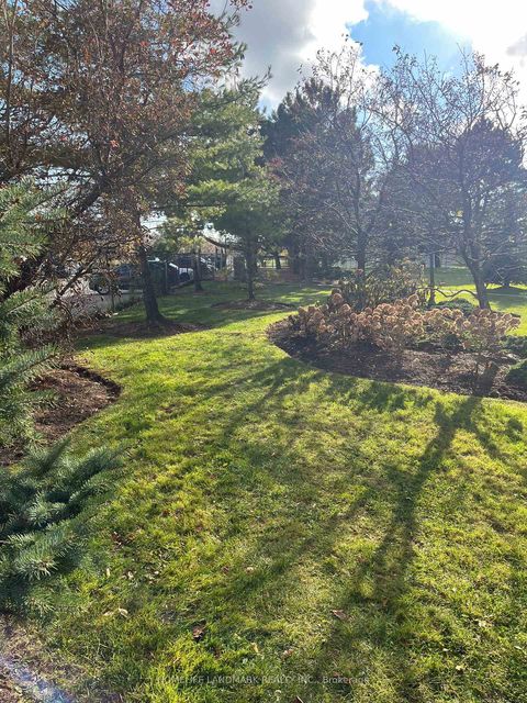 Photo 1 at 1409 - 812 Burnhamthorpe Road, Markland Wood, Toronto