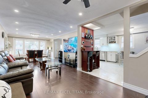 Photo 6 at 251 Shawnee Circle, Pleasant View, Toronto