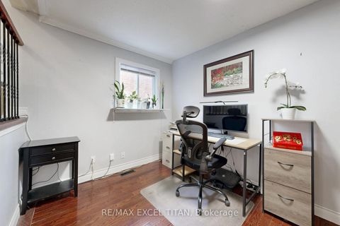 Photo 16 at 251 Shawnee Circle, Pleasant View, Toronto