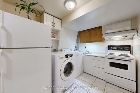 Photo 22 at 251 Shawnee Circle, Pleasant View, Toronto