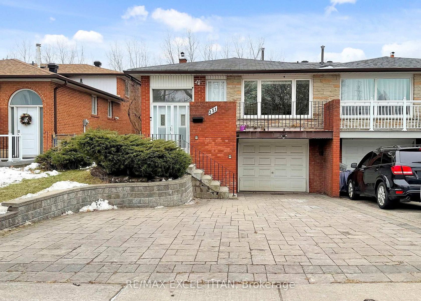 251 Shawnee Circle, Pleasant View, Toronto 