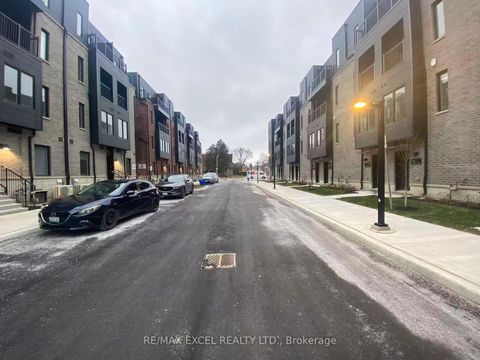 Photo 1 at 61 - 10 CALAMINT Lane, L'Amoreaux, Toronto