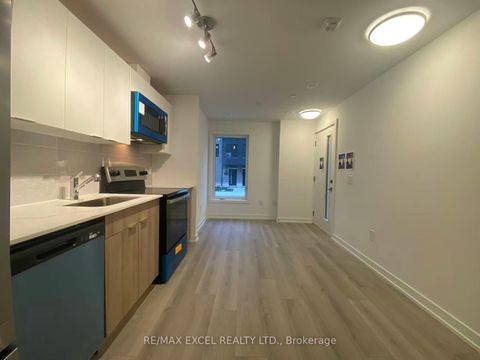 Photo 12 at 61 - 10 CALAMINT Lane, L'Amoreaux, Toronto