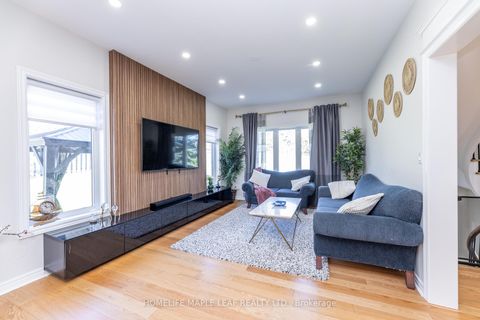 Photo 11 at 238 Devonsleigh Boulevard, Devonsleigh, Richmond Hill