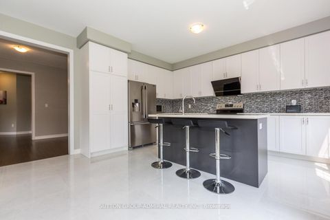 Photo 11 at 53 Pietrowski Drive, Keswick North, Georgina