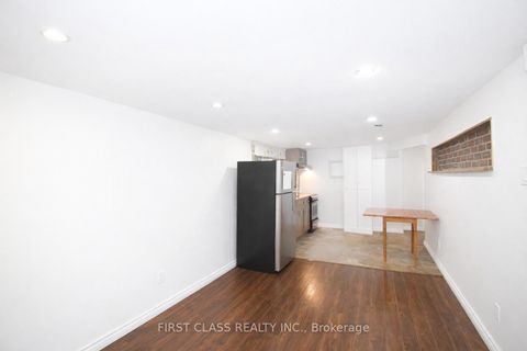 Photo 17 at 102 Greenwood Avenue, Coxwell, Toronto