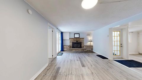 Photo 1 at 31474 Lakeridge Road, Pefferlaw, Georgina