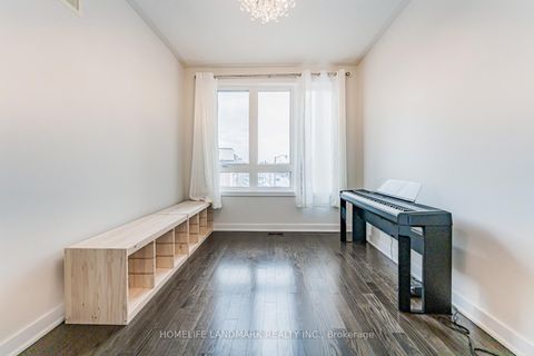 Photo 25 at 62 Helliwell Crescent, Oak Ridges Lake Wilcox, Richmond Hill