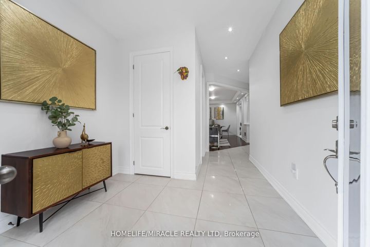 Photo 5 at 10 Kenora Street, Credit Valley, Brampton