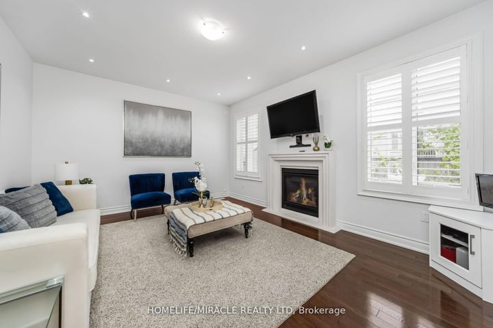 Photo 10 at 10 Kenora Street, Credit Valley, Brampton