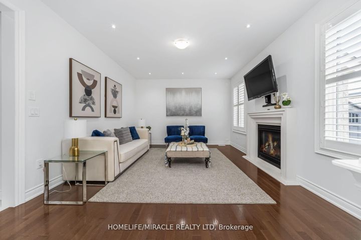 Photo 11 at 10 Kenora Street, Credit Valley, Brampton