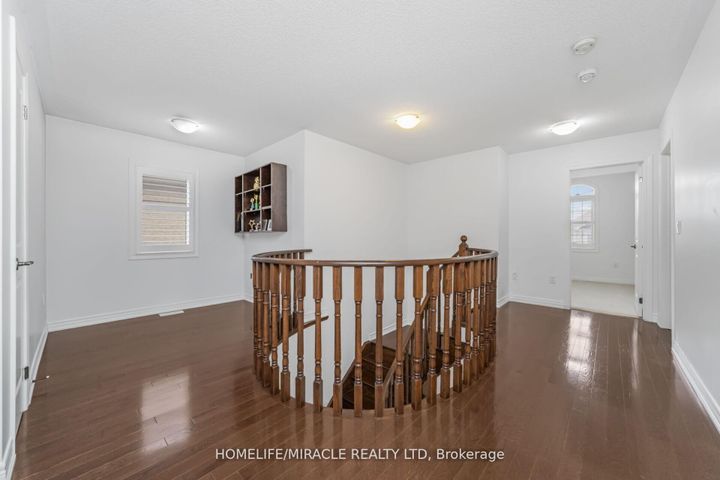 Photo 19 at 10 Kenora Street, Credit Valley, Brampton