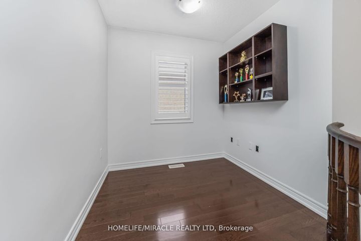 Photo 20 at 10 Kenora Street, Credit Valley, Brampton