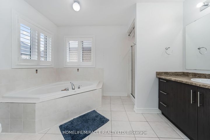 Photo 23 at 10 Kenora Street, Credit Valley, Brampton