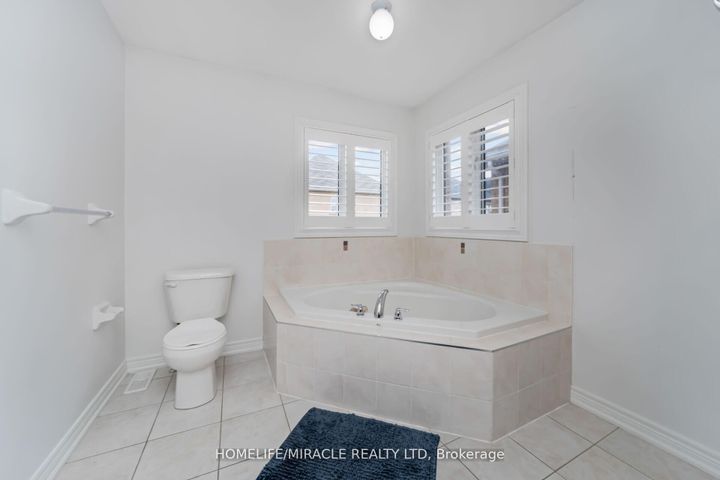 Photo 24 at 10 Kenora Street, Credit Valley, Brampton