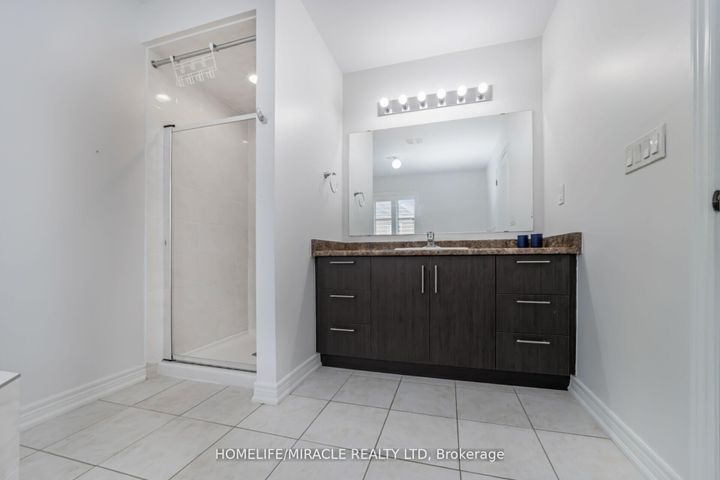 Photo 25 at 10 Kenora Street, Credit Valley, Brampton