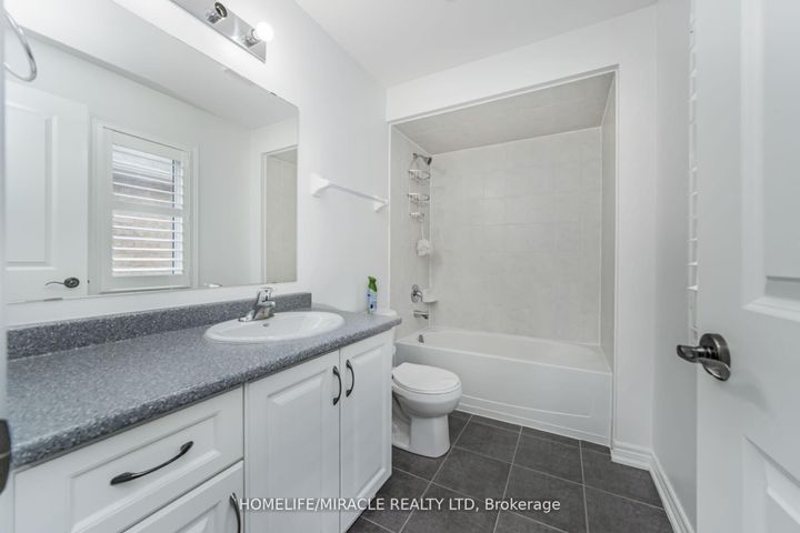 Photo 28 at 10 Kenora Street, Credit Valley, Brampton