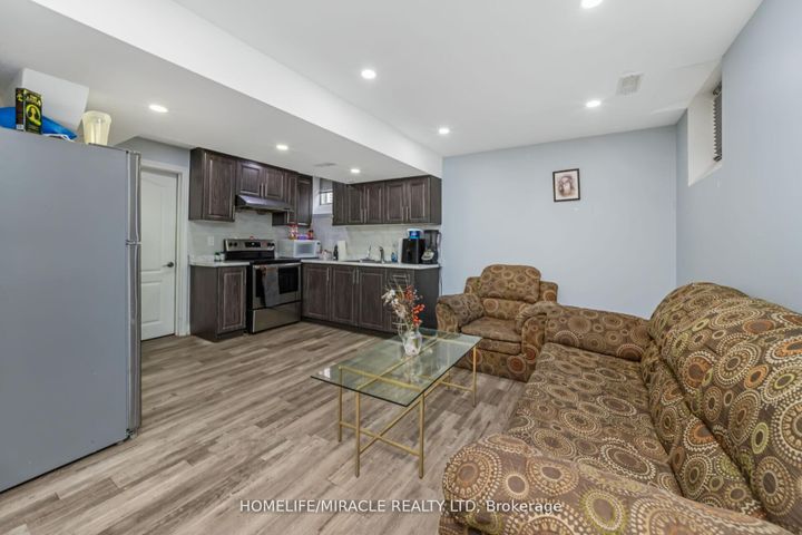Photo 38 at 10 Kenora Street, Credit Valley, Brampton