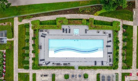 Photo 13 at 827 - 3500 Lakeshore Road W, BR Bronte, Oakville