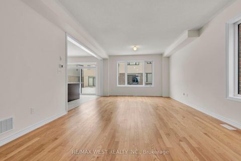 Photo 3 at 195 Terry Fox Drive, Rural Barrie Southeast, Barrie