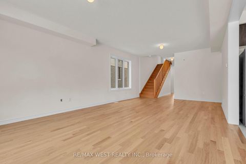 Photo 5 at 195 Terry Fox Drive, Rural Barrie Southeast, Barrie