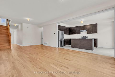 Photo 6 at 195 Terry Fox Drive, Rural Barrie Southeast, Barrie