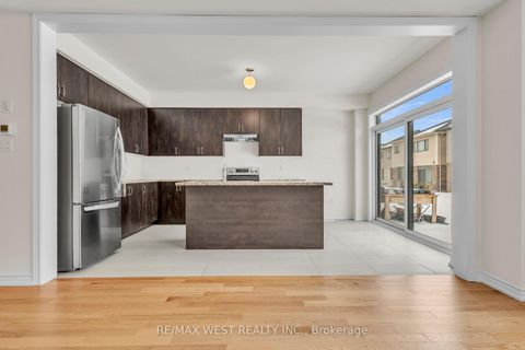 Photo 7 at 195 Terry Fox Drive, Rural Barrie Southeast, Barrie