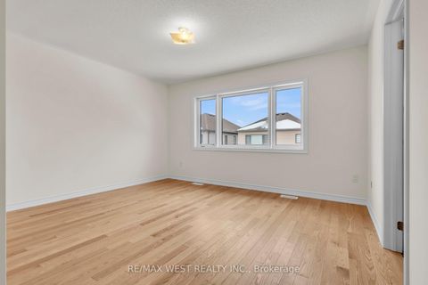 Photo 18 at 195 Terry Fox Drive, Rural Barrie Southeast, Barrie