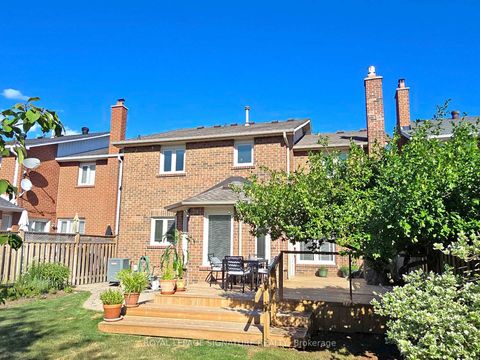 Photo 4 at 48 Millcroft Way, Brownridge, Vaughan