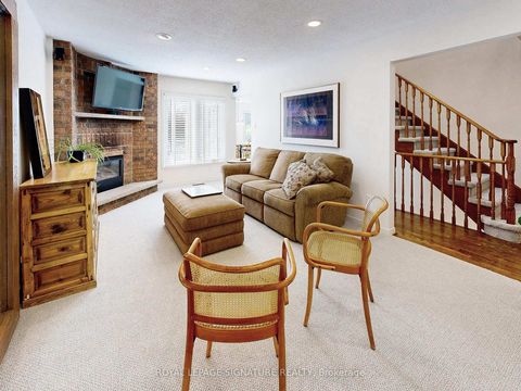 Photo 8 at 48 Millcroft Way, Brownridge, Vaughan