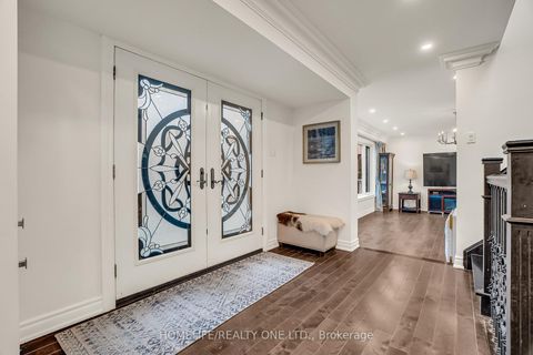 Photo 2 at 31 Bearwood Drive, Humber Valley, Toronto