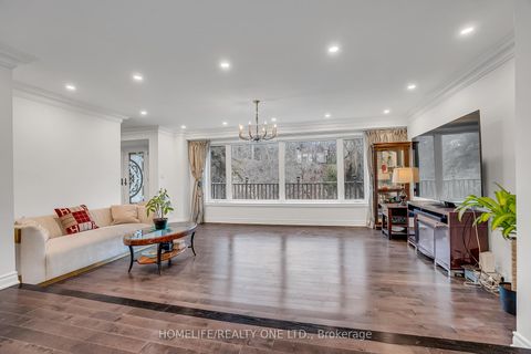 Photo 5 at 31 Bearwood Drive, Humber Valley, Toronto