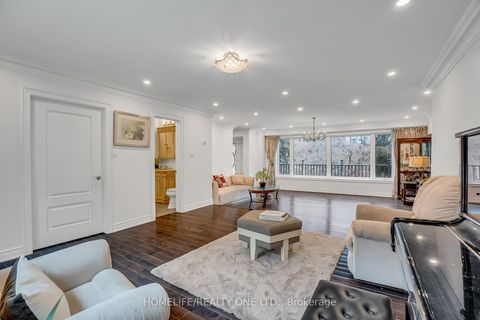 Photo 7 at 31 Bearwood Drive, Humber Valley, Toronto