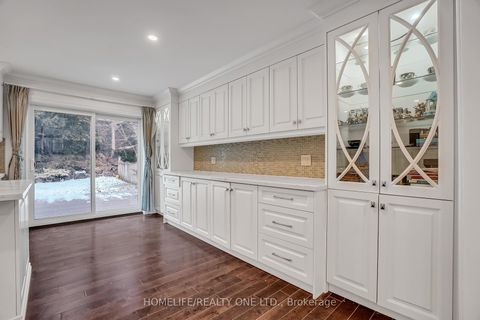 Photo 15 at 31 Bearwood Drive, Humber Valley, Toronto