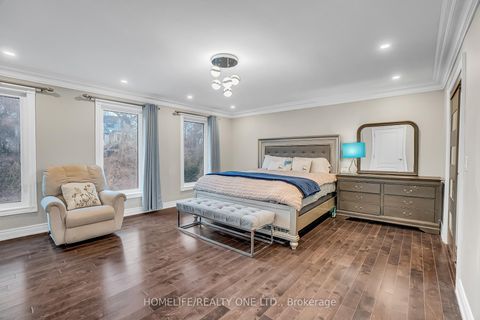 Photo 19 at 31 Bearwood Drive, Humber Valley, Toronto