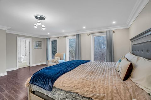 Photo 20 at 31 Bearwood Drive, Humber Valley, Toronto