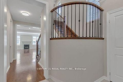 Photo 5 at 140 Cherryhurst Road, GO Glenorchy, Oakville