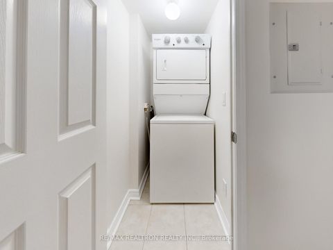 Photo 9 at 1606 - 18 Kenaston Gardens, Bayview Village, Toronto