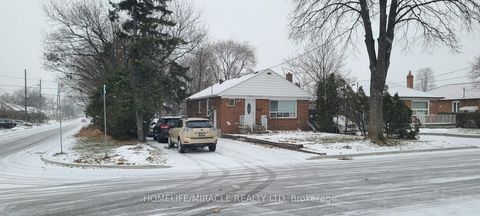Photo 1 at 14 Dallner Road, CFB, Toronto