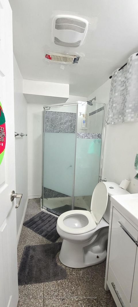 Photo 8 at 14 Dallner Road, CFB, Toronto