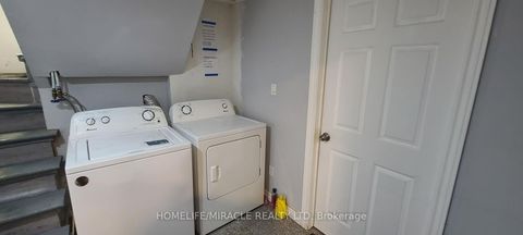 Photo 10 at 14 Dallner Road, CFB, Toronto