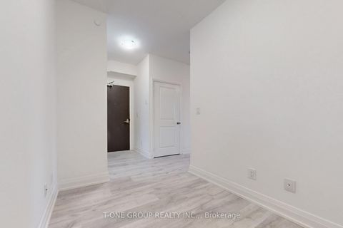 Photo 11 at 1606 - 3700 Highway 7 Road, Vaughan Corporate Centre, Vaughan