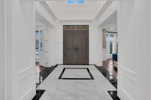 Photo 3 at 78 Mizuno Crescent, Kleinburg, Vaughan