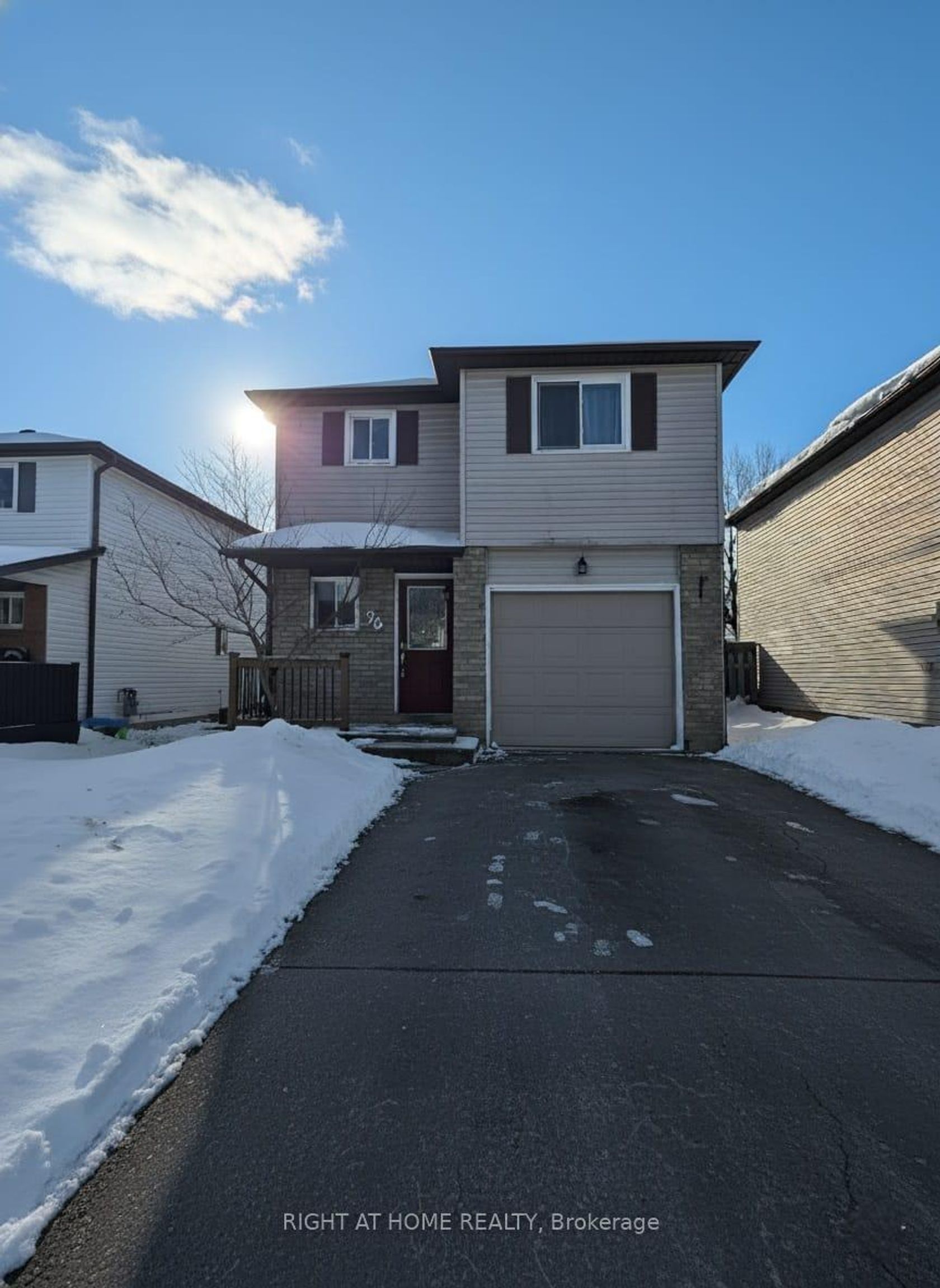 75 Corbett Drive, Grove East, Barrie photo number 2